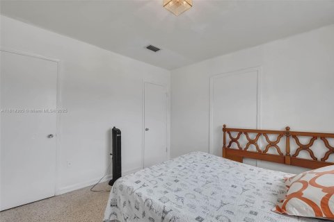 Villa ou maison à vendre à Hialeah, Floride: 4 chambres, 193.05 m2 № 1779958 - photo 13