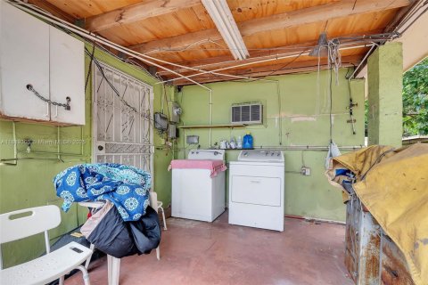 Villa ou maison à vendre à Hialeah, Floride: 4 chambres, 193.05 m2 № 1779958 - photo 27