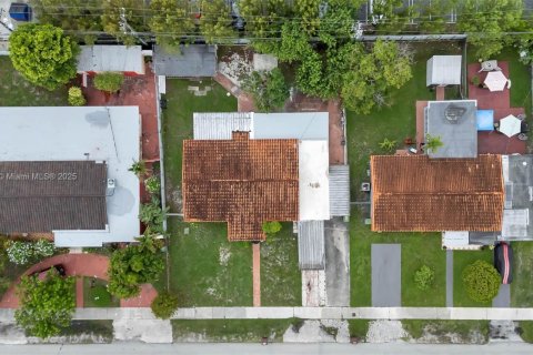 Villa ou maison à vendre à Hialeah, Floride: 4 chambres, 193.05 m2 № 1779958 - photo 5