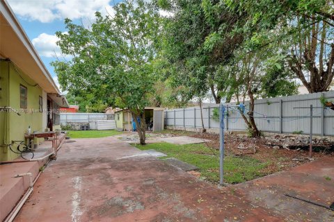 Villa ou maison à vendre à Hialeah, Floride: 4 chambres, 193.05 m2 № 1779958 - photo 26