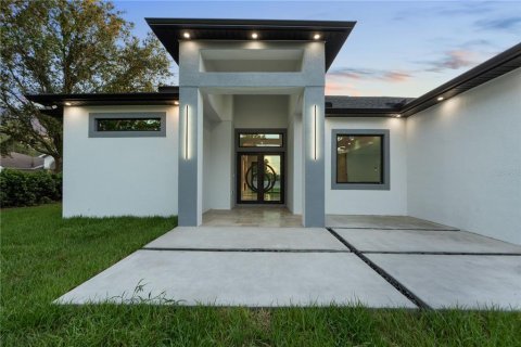 Casa en venta en Weeki Wachee, Florida, 4 dormitorios, 234.49 m2 № 2111342 - foto 5