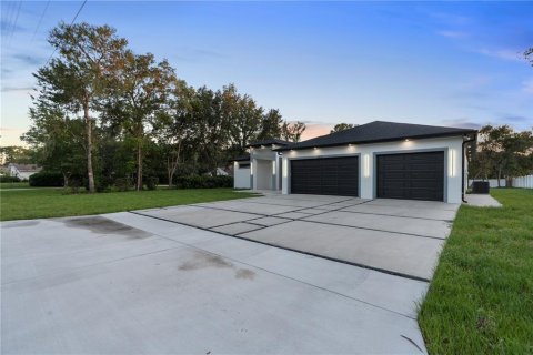 Casa en venta en Weeki Wachee, Florida, 4 dormitorios, 234.49 m2 № 2111342 - foto 8