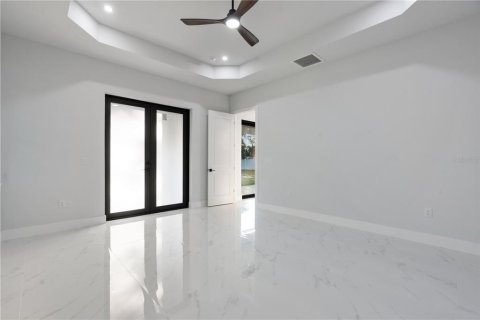 Casa en venta en Weeki Wachee, Florida, 4 dormitorios, 234.49 m2 № 2111342 - foto 24