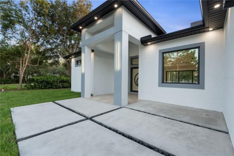 Casa en venta en Weeki Wachee, Florida, 4 dormitorios, 234.49 m2 № 2111342 - foto 4
