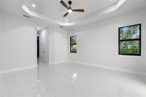 Casa en venta en Weeki Wachee, Florida, 4 dormitorios, 234.49 m2 № 2111342 - foto 25