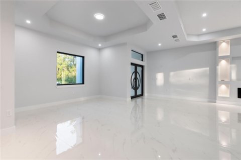 Casa en venta en Weeki Wachee, Florida, 4 dormitorios, 234.49 m2 № 2111342 - foto 13