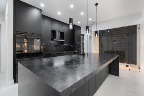 Casa en venta en Weeki Wachee, Florida, 4 dormitorios, 234.49 m2 № 2111342 - foto 23