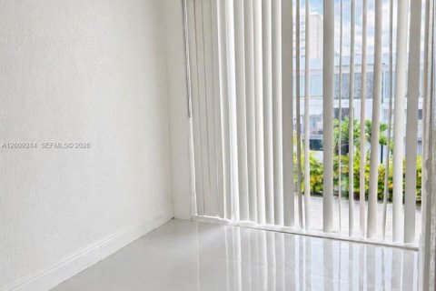Купить кондоминиум в Хайалиа, Флорида 1 спальня, 71.53м2, № 2090307 - фото 17