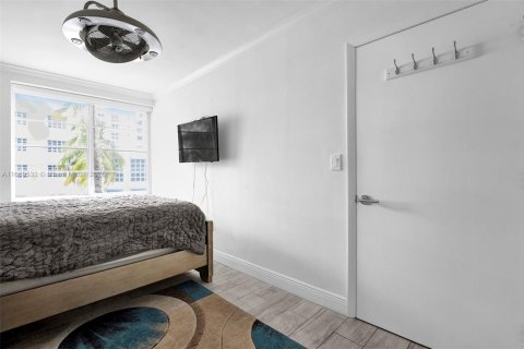 Condo in Miami Beach, Florida, 2 bedrooms  № 1811225 - photo 16