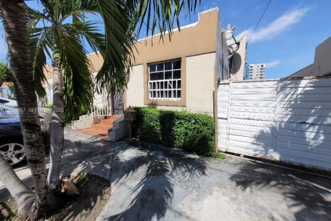 Снять в аренду виллу или дом в Майами, Флорида 1 спальня, 203.27м2, № 1989526 - фото 9