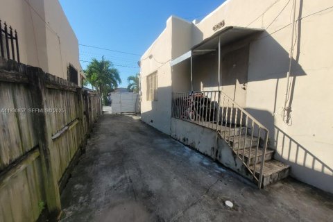 Снять в аренду виллу или дом в Майами, Флорида 1 спальня, 203.27м2, № 1989526 - фото 11