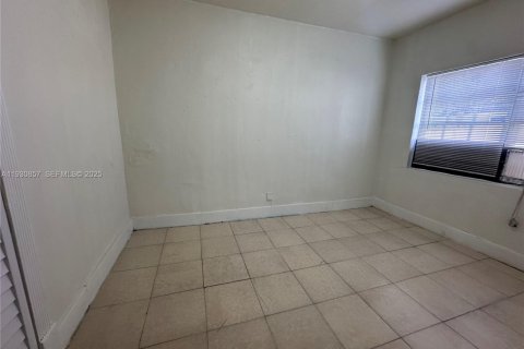 Снять в аренду виллу или дом в Майами, Флорида 1 спальня, 203.27м2, № 1989526 - фото 7