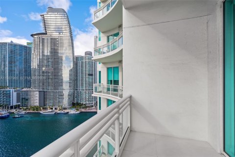 Condo in Miami, Florida, 4 bedrooms  № 1995916 - photo 21