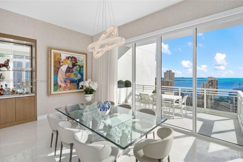 Condo in Miami, Florida, 4 bedrooms  № 1995916 - photo 13