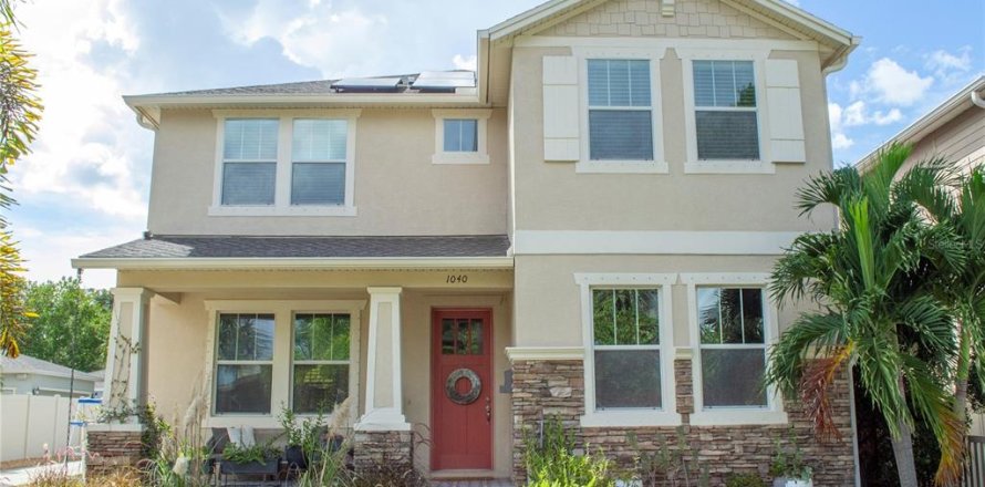 Villa ou maison à Saint Petersburg, Floride 3 chambres, 211.07 m2 № 2395785