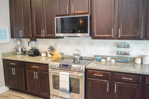 Villa ou maison à vendre à Saint Petersburg, Floride: 3 chambres, 211.07 m2 № 2395785 - photo 7