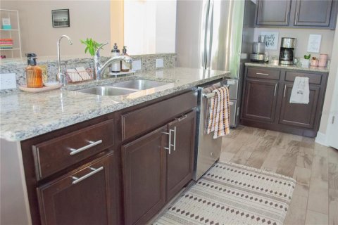 Villa ou maison à vendre à Saint Petersburg, Floride: 3 chambres, 211.07 m2 № 2395785 - photo 8