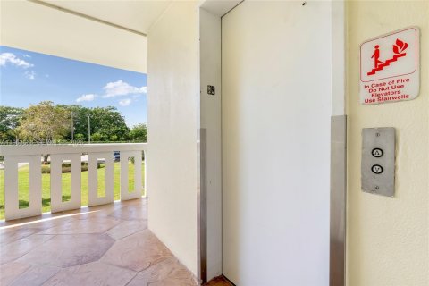 Copropriété à vendre à Boca Raton, Floride: 2 chambres, 78.04 m2 № 2025630 - photo 15