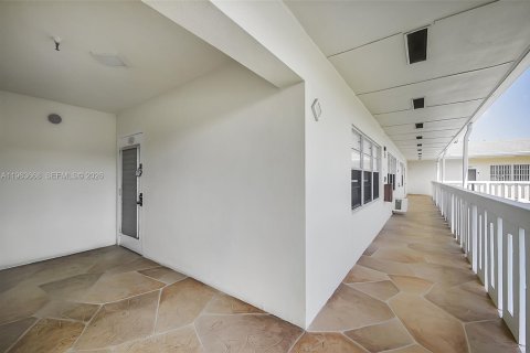 Copropriété à vendre à Boca Raton, Floride: 2 chambres, 78.04 m2 № 2025630 - photo 6
