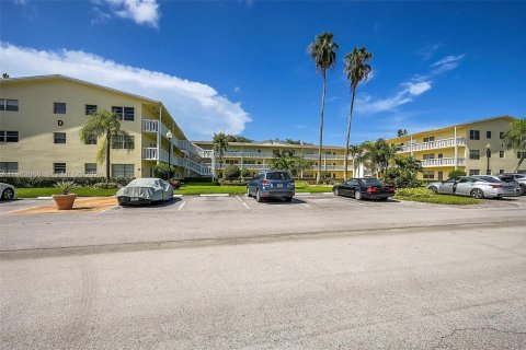 Copropriété à vendre à Boca Raton, Floride: 2 chambres, 78.04 m2 № 2025630 - photo 4
