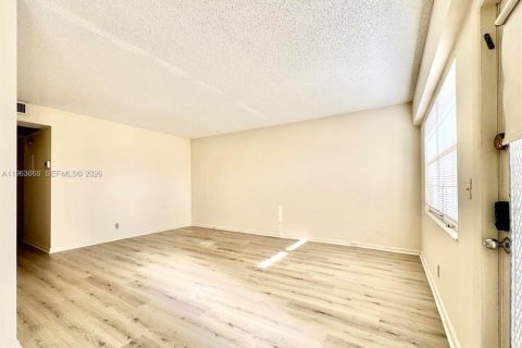 Copropriété à vendre à Boca Raton, Floride: 2 chambres, 78.04 m2 № 2025630 - photo 25