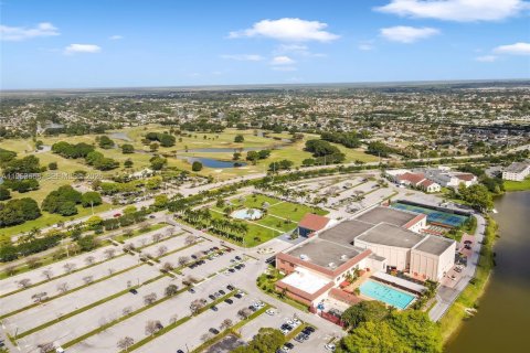 Copropriété à vendre à Boca Raton, Floride: 2 chambres, 78.04 m2 № 2025630 - photo 11