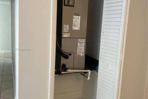 Copropriété à louer à Hialeah, Floride: 2 chambres, 96.15 m2 № 2046149 - photo 9
