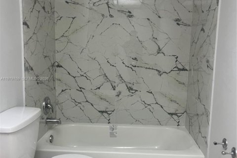 Copropriété à louer à Hialeah, Floride: 2 chambres, 96.15 m2 № 2046149 - photo 23