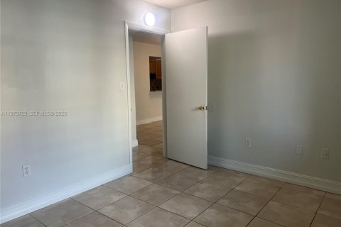 Copropriété à louer à Hialeah, Floride: 2 chambres, 96.15 m2 № 2046149 - photo 12