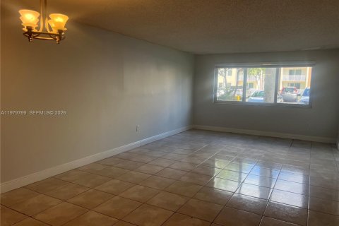Copropriété à louer à Hialeah, Floride: 2 chambres, 96.15 m2 № 2046149 - photo 11