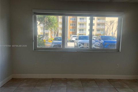 Copropriété à louer à Hialeah, Floride: 2 chambres, 96.15 m2 № 2046149 - photo 10