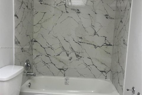 Copropriété à louer à Hialeah, Floride: 2 chambres, 96.15 m2 № 2046149 - photo 24