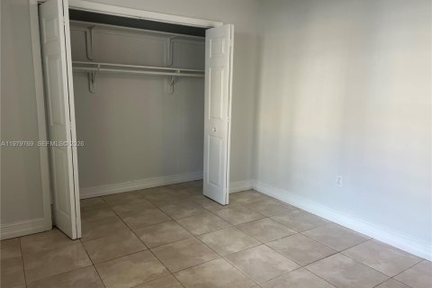 Copropriété à louer à Hialeah, Floride: 2 chambres, 96.15 m2 № 2046149 - photo 13