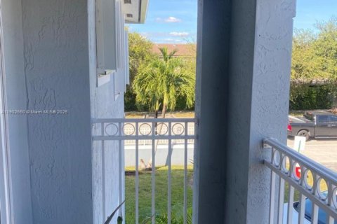 Condo in Hialeah, Florida, 3 bedrooms  № 1953038 - photo 3