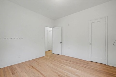 Copropriété à louer à Miami Shores, Floride: 2 chambres, 79.99 m2 № 2006875 - photo 18