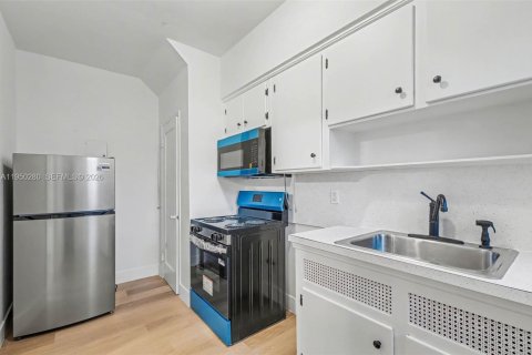 Copropriété à louer à Miami Shores, Floride: 2 chambres, 79.99 m2 № 2006875 - photo 7