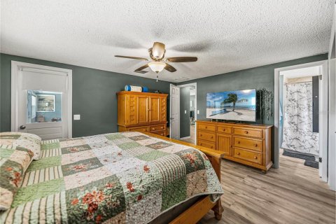 House in Lake Wales, Florida 4 bedrooms, 188.41 sq.m. № 2211448 - photo 14