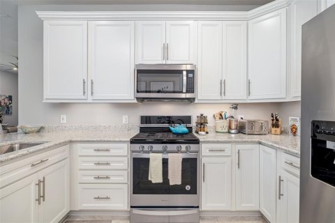 House in Sarasota, Florida 2 bedrooms, 143.81 sq.m. № 2093095 - photo 21