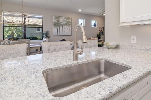 House in Sarasota, Florida 2 bedrooms, 143.81 sq.m. № 2093095 - photo 22