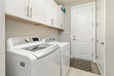 House in Sarasota, Florida 2 bedrooms, 143.81 sq.m. № 2093095 - photo 13