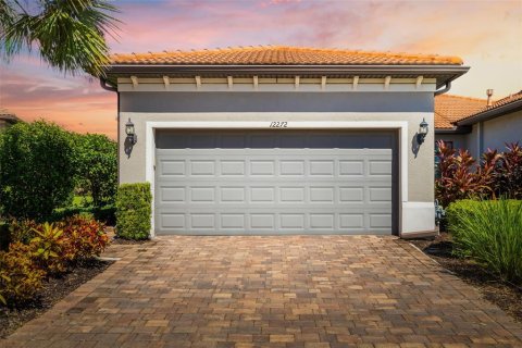 House in Sarasota, Florida 2 bedrooms, 143.81 sq.m. № 2093095 - photo 3