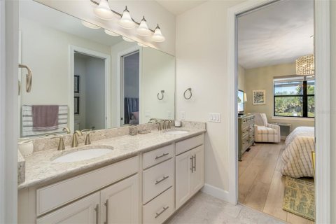 House in Sarasota, Florida 2 bedrooms, 143.81 sq.m. № 2093095 - photo 29