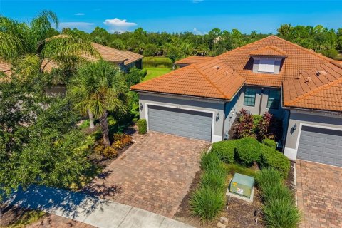 House in Sarasota, Florida 2 bedrooms, 143.81 sq.m. № 2093095 - photo 2