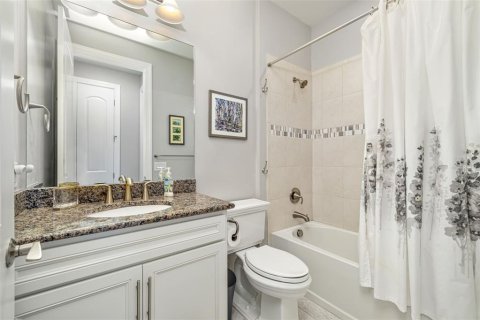 House in Sarasota, Florida 2 bedrooms, 143.81 sq.m. № 2093095 - photo 14