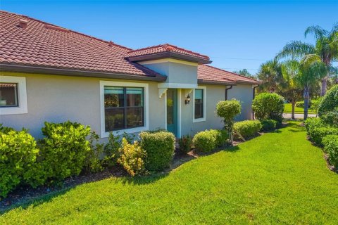 House in Sarasota, Florida 2 bedrooms, 143.81 sq.m. № 2093095 - photo 5