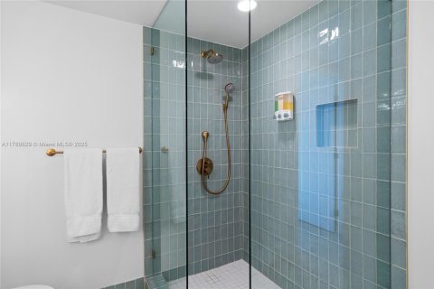 Condominio en venta en Miami, Florida, 2 dormitorios, 85.1 m2 № 1652599 - foto 15