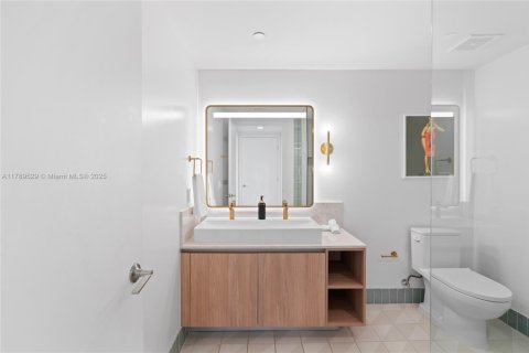 Condominio en venta en Miami, Florida, 2 dormitorios, 85.1 m2 № 1652599 - foto 12