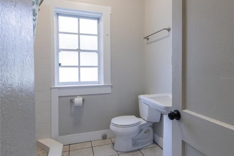 Commercial property in Gainesville, Florida 156.08 sq.m. № 2291035 - photo 11