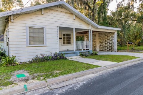 Commercial property in Gainesville, Florida 156.08 sq.m. № 2291035 - photo 4