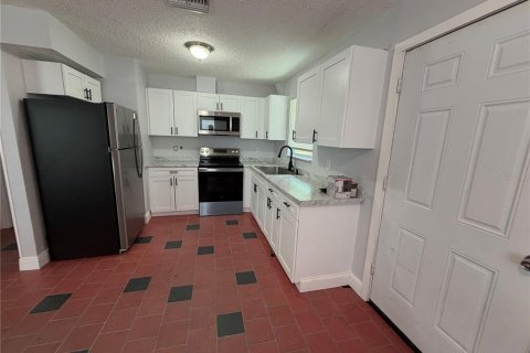Immobilier commercial à vendre à Largo, Floride: 6 chambres, 189.52 m2 № 2388594 - photo 6